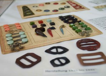 Kleine Knopfausstellung an Markttagen geöffnet