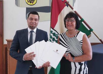 Grundschulen erhalten digitale Tafeln und Tablets