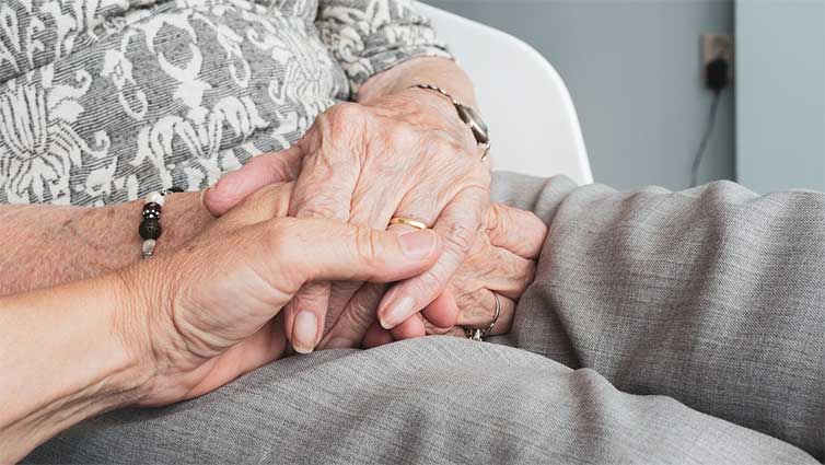 Hospitalstiftung: Geld für hilfebedürftige Senioren beantragen