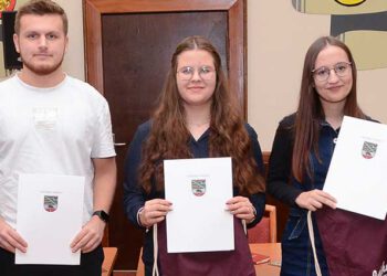 Drei neue Gardelehrer erhalten Stipendien