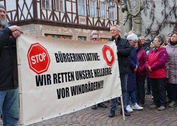 Hunderte demonstrieren in Gardelegen gegen Windpark in den Hellbergen
