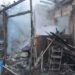 Rauch, Flammen, Trümmer: In Gardelegen brennt in der Nacht eine Gartenlaube komplett ab. Die Polizei geht von Brandstiftung aus und sucht Zeugen.