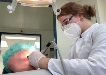 Zahnärzte-Nachwuchs gesucht: Stadt fördert Studium mit 500 Euro