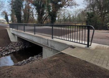 Brücke an der Isenschnibber Chaussee wieder offen