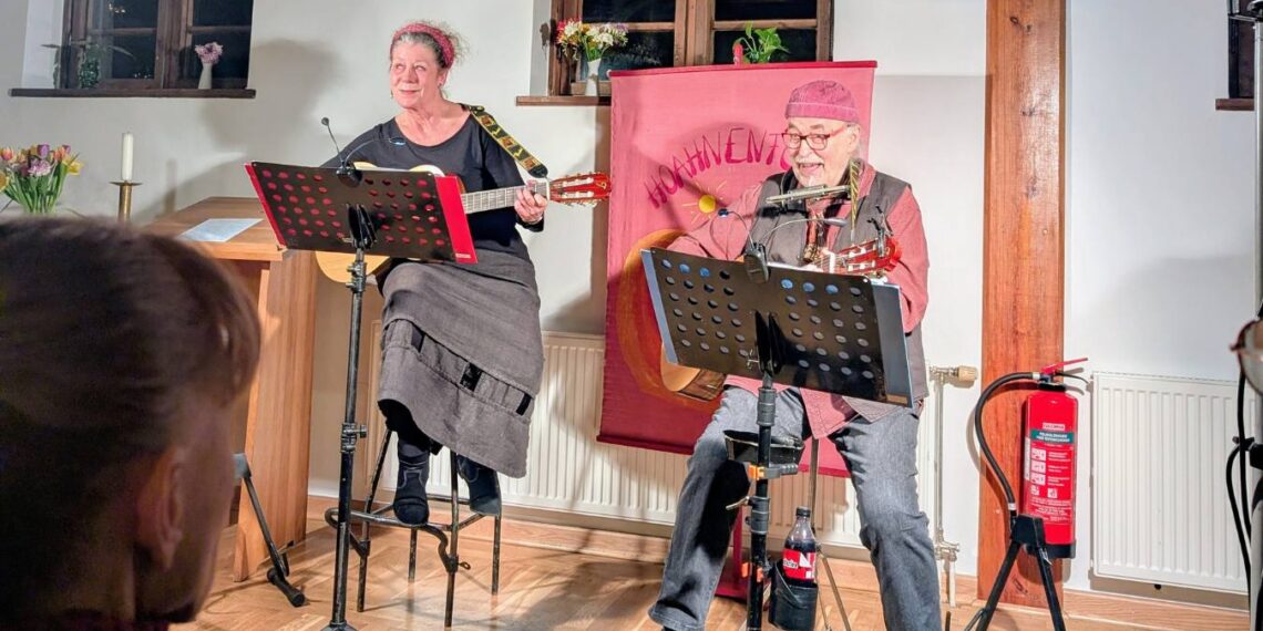 Hoahnenfoot zu Gast im Gemeindezentrum
