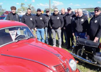 Gardelegener Oldtimerfreunde beim Treffen in Hohengrieben dabei