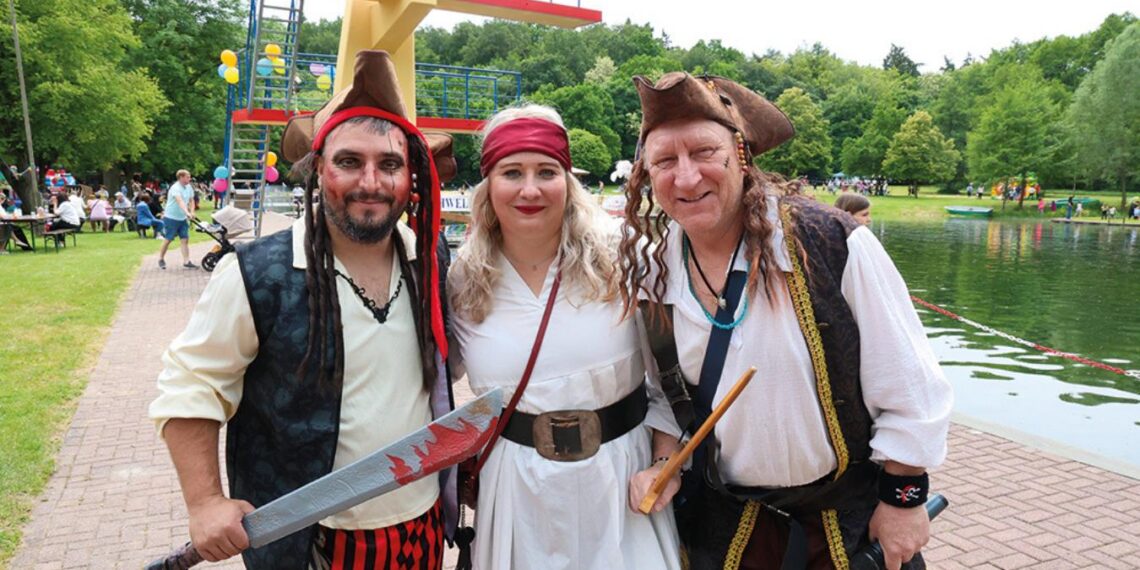 Ahoi Zichtau! Piraten, Floßfahrten und Arschbomben-Battle auf dem 13. Piratenfest