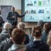 Informationsveranstaltung zur kommunalen Wärmeplanung im Gardelegener Rathaussaal mit Bürgern und Präsentation zur zukünftigen Wärmeversorgung.