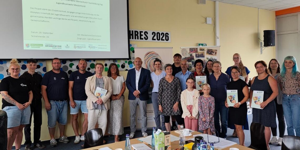 Neun Vereine und Initiativen erhalten 20.000 Euro für neue Demokratieprojekte im Altmarkkreis