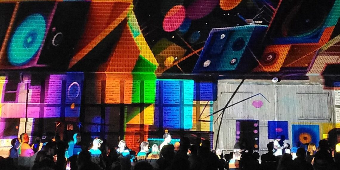 Lichtblütenfestival in Lindstedt: Das erwartet Besucher am Samstag auf dem Gutshof