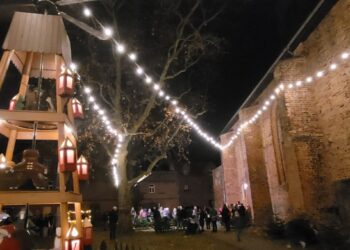 Aufgrund von Bauarbeiten auf dem Rathausplatz wird die Pyramide in diesem Jahr erneut auf dem Marienkirchplatz stehen / Fotos: Hansestadt Gardelegen